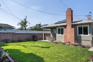 PRIVATE FENCED BACKYARD/PATIO WITH BBQ GRILL & OUTDOOR SEATING/FURNITURE  -- View 3D Virtual Tour of the Property Here: https://tinyurl.com/yn3cz377