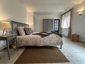 Bedroom - 160*200 bed