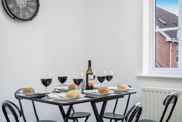 Seating for 6