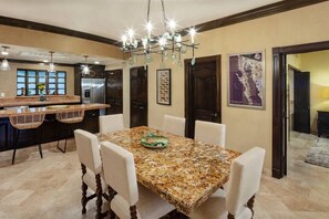 Dining table (1)