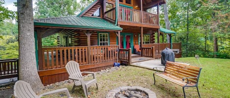 Gatlinburg Vacation Rental | 5BR | 4BA | Stairs Required | 3,200 Sq Ft