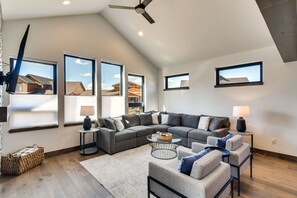 Living Room | Smart TV | Ceiling Fan