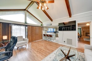 Living Room | Smart TV
