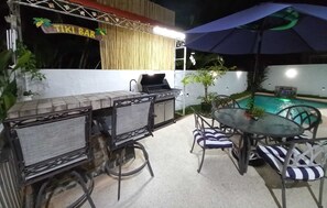 Outdoor kitchen w BBQ / one side ceramic stove & sink