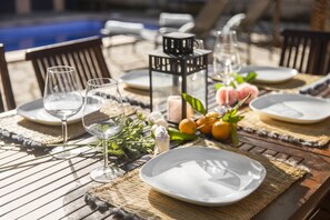 Outdoor dining