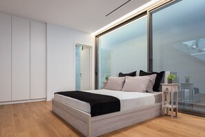 Bedroom Queen Size Bed