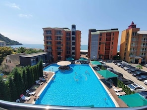 Vista frontal de la propiedad