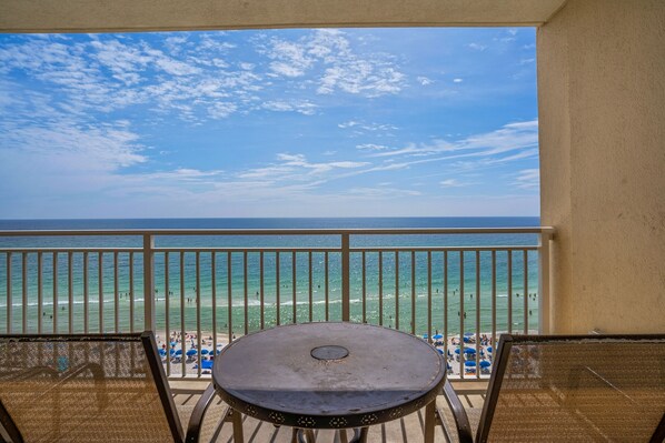 Emerald Beach 930 balcony