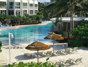 Oasis Pool - largest oceanfront pool in the Keys - 2 Flat top Grills