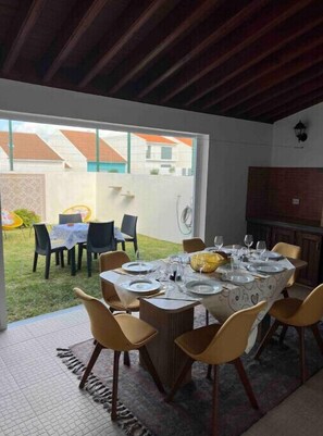 Outdoor dining