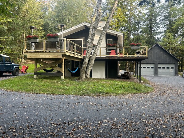 A perfect family get-away! A well provisioned house w an expansive outdoor deck