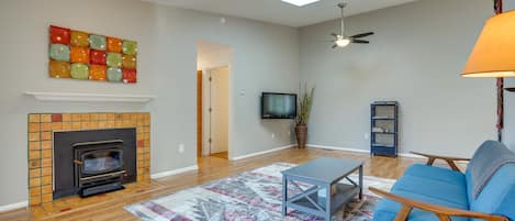 Anchorage Vacation Rental | 2BR | 2BA | 1,200 Sq Ft | Stairs Required