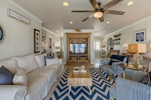 Mid-Level Living Room with Deck Access