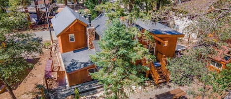 Enjoy the best of Big Bear from a spacious group retreat.