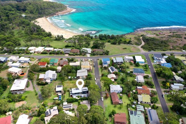 Location! Located just down the hill from Bawley Point Beach & The Gantry.