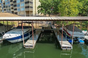 Make the most of your stay with direct access to the boat slip and jet ski slip.