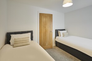 The Globe, Apartment 4, Guisborough - Host & Stay