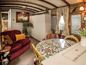 Open plan living space | The Railway Carriage, Helmsley
