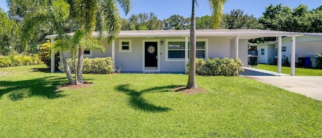 Vero Beach Vacation Rental | 2BR | 2BA | 1 Step Required | 1,722 Sq Ft