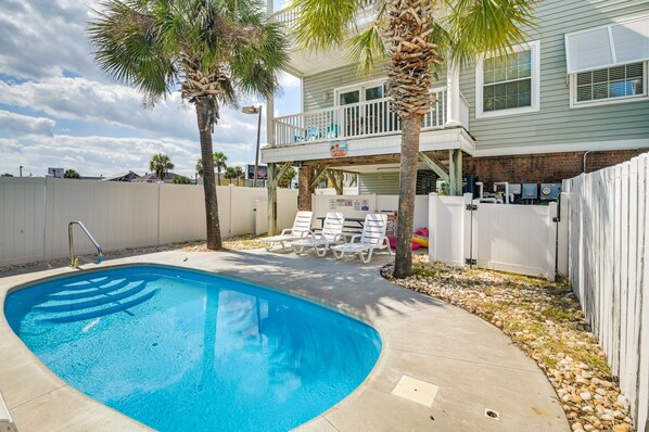 Surfside Beach Vacation Rental | 5BR | 4.5BA | 2,600 Sq Ft | Stairs Required