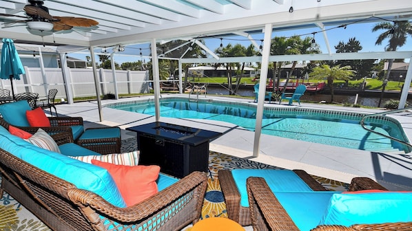 Enjoy a wonderful vacation with a view of the pool