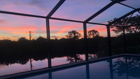 Sunset - enjoy your drink