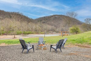 Fire Pit | River Views