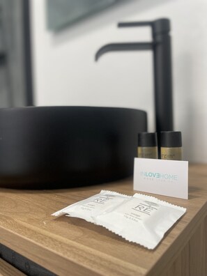 Bathroom amenities