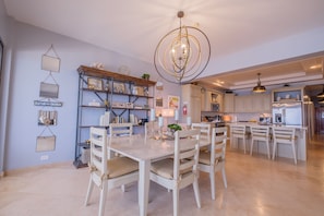dining area for 6