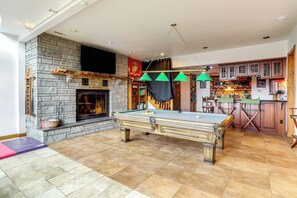 Living Room | Central A/C | Fireplace | Smart TV