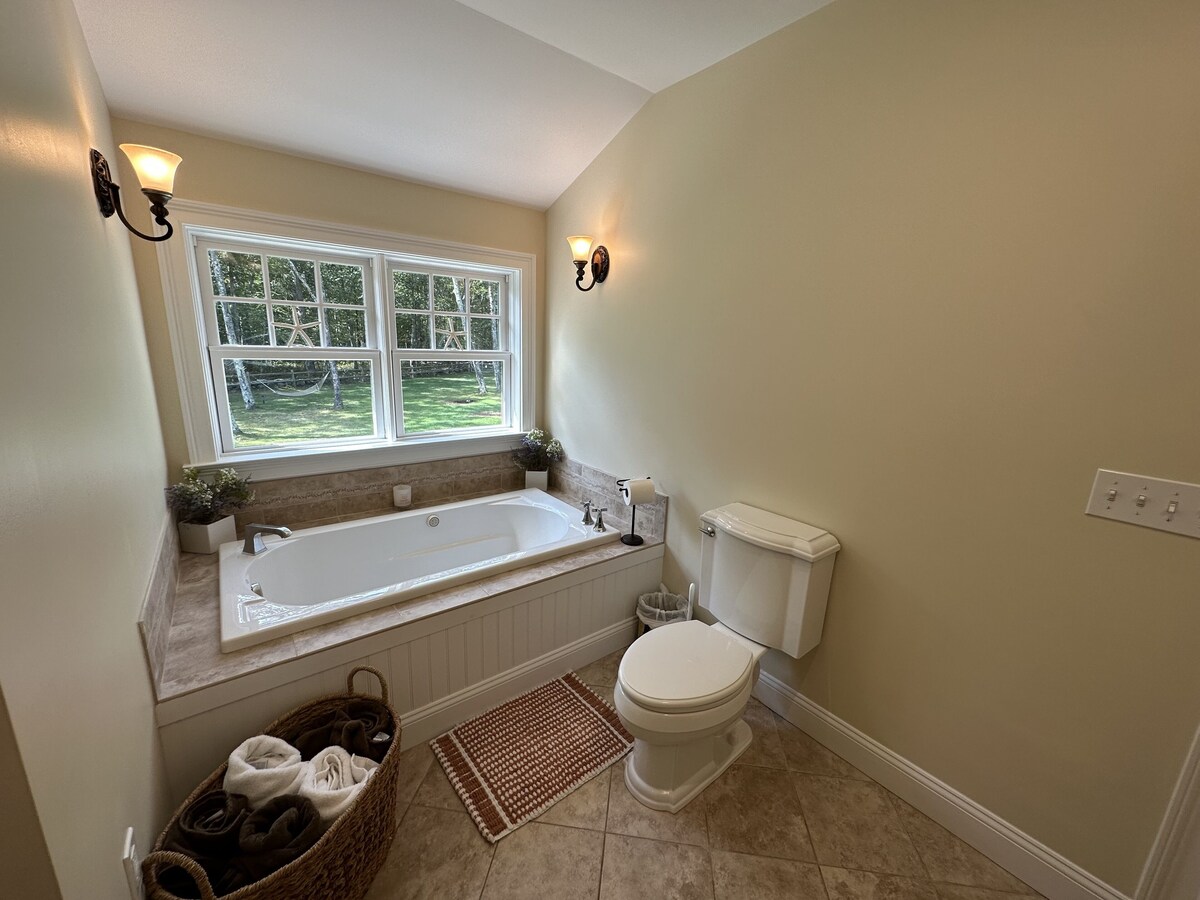A Perfect Getaway. Direct assess to the 1000 acre Old Saybrook Essex Preserve