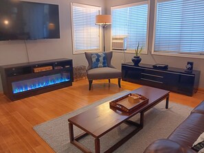 TV, fireplace with heater 