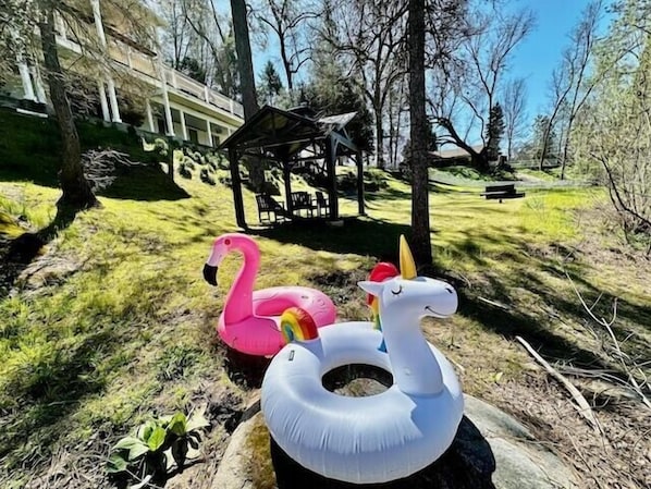 Large yard with creek! (floats not included)