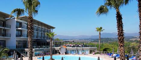 Resort, Swimming Pool, Vacation, Property, Hotel, Resort Town, Building, Leisure, Palm Tree, Tree
