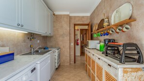 The kitchen is fully equipped with everything needed to prepare home made meals
#kitchen #homemade #algarve #portugal