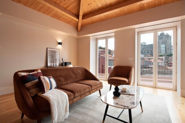 This living area is the ideal setting for unwinding with a book, hosting intimate gatherings, or simply savoring a moment of tranquility.