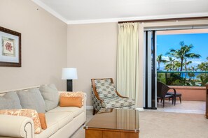 Welcome to your Maui moment HKK-213