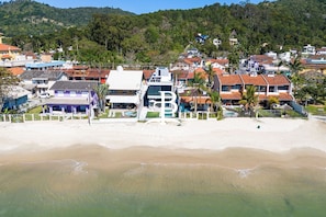 Pool view,Sea view