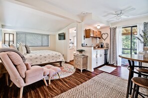 bed/living area