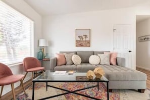 Living room (2)