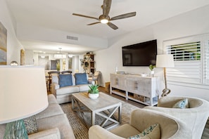 401 Captains Walk | Living Room - 401 Captains Walk | Living Room