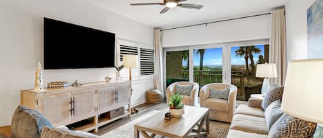 401 Captains Walk | Living Room