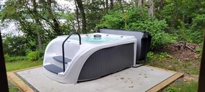 Brand new large hot tub