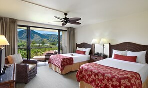 2nd bedroom with 2 Queen beds, bathroom and lanai