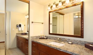 Full Bath in each bedroom