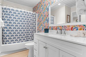 Master Ensuite Dual Entry- Hallway Access