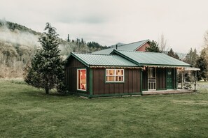 Architecture, Building, Outdoors, Shelter, House