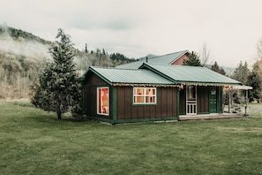 Architecture, Building, Outdoors, Shelter, House