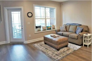 1st floor living room with lake view.