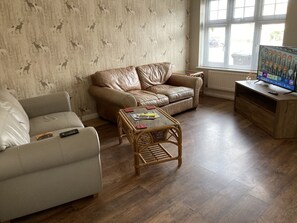 Living Room / Lounge